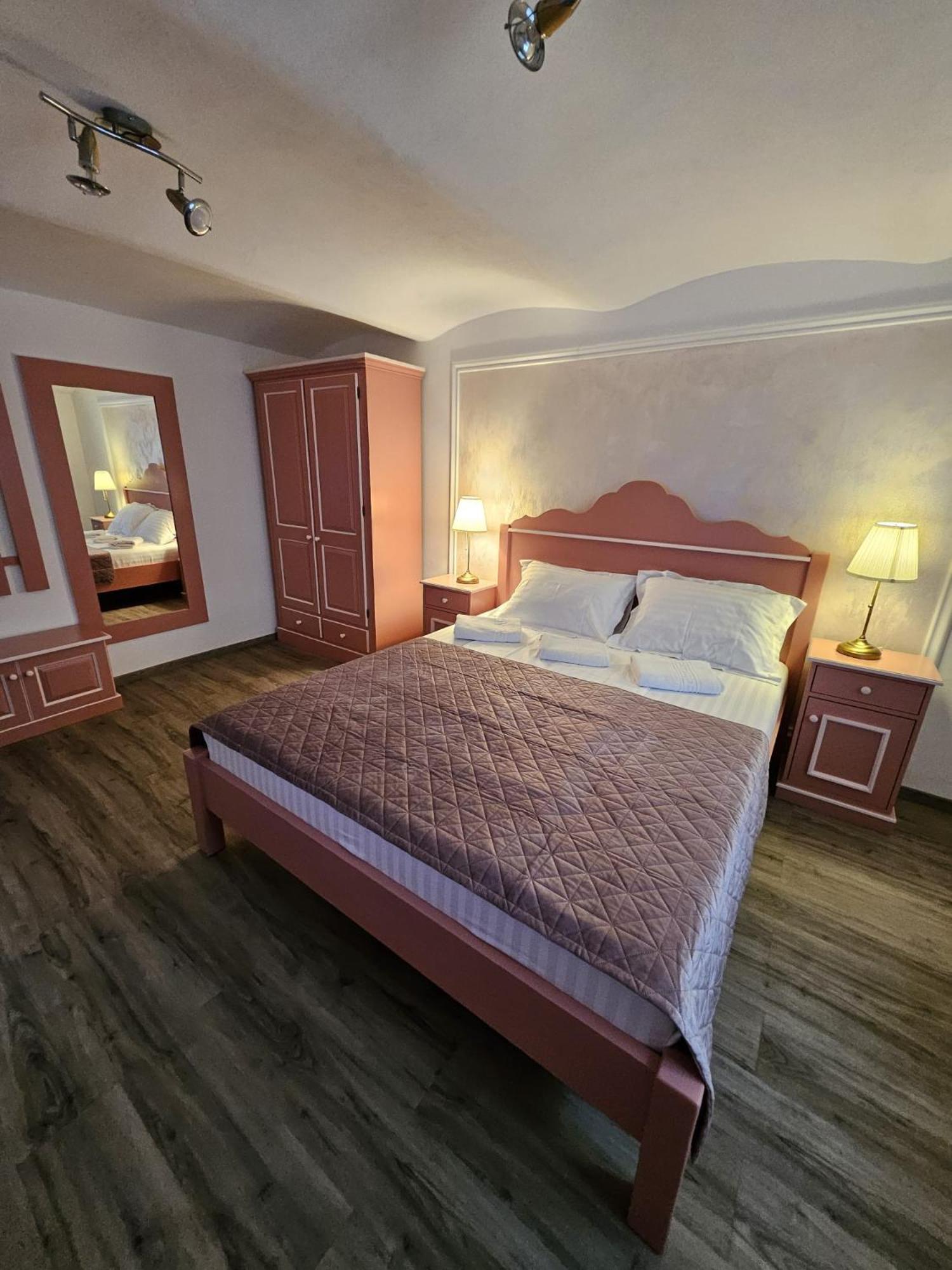Casa Raduly - Apartament Demisol Sibiu Buitenkant foto